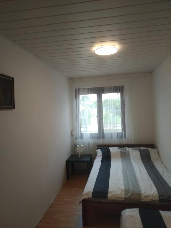 Chalupa V Meruňkovém Sadu Sakvice Bagian luar foto