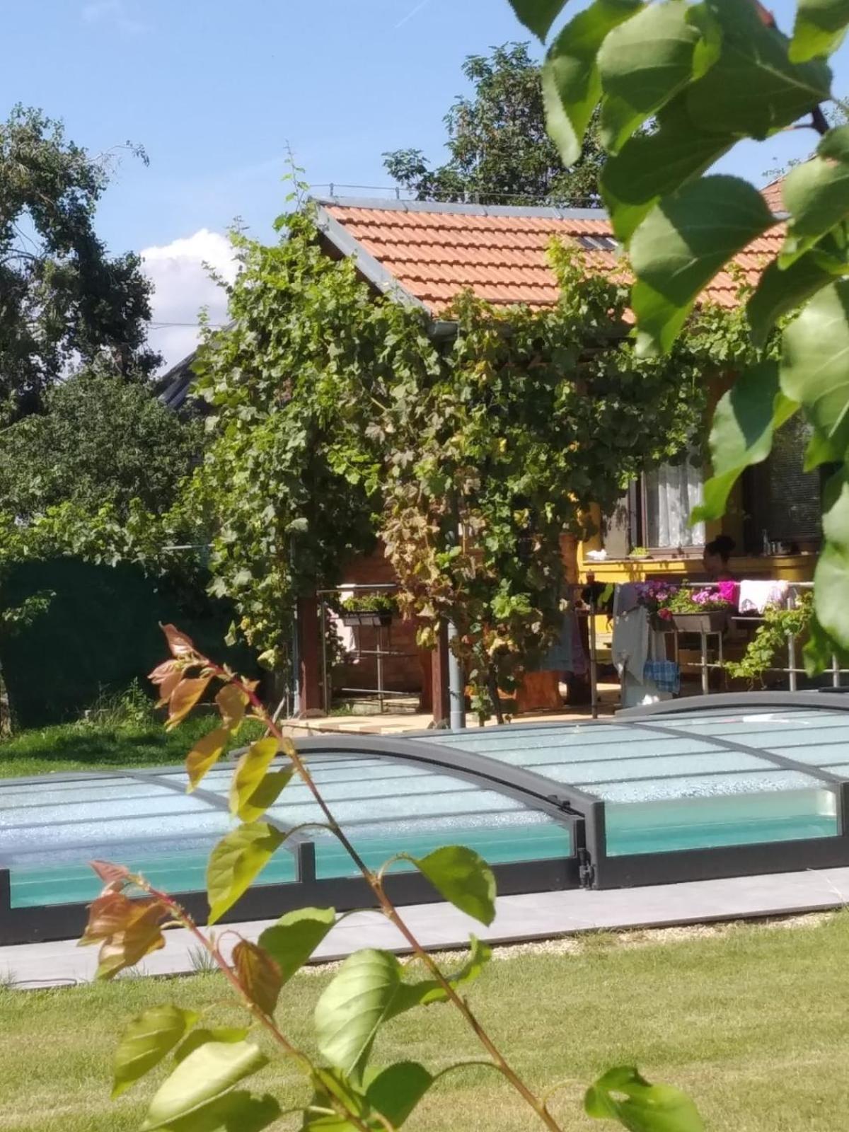 Chalupa V Meruňkovém Sadu Sakvice Ruang foto